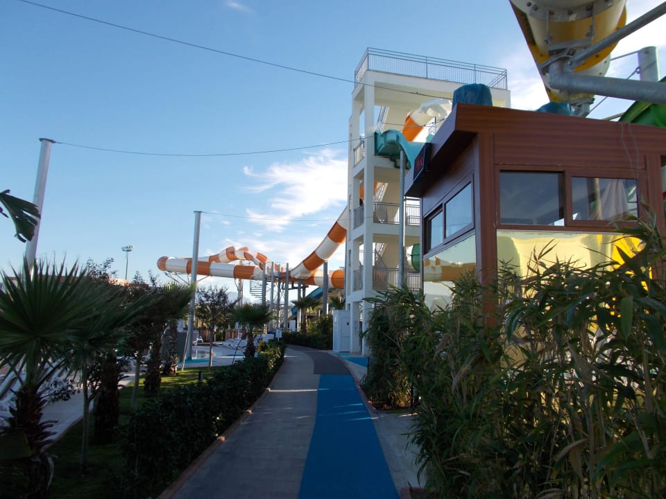 Weg zum Aqua Park Dream World Aqua Hotel