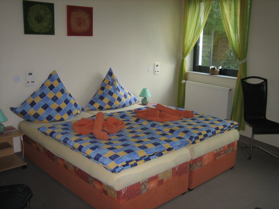 Doppelzimmer im EG Nr. 11 Hotel Central Wohnen