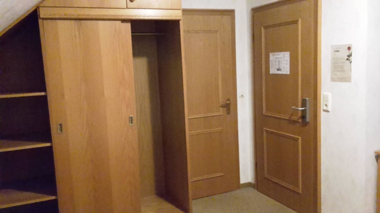 Schrank Hotel Hilling