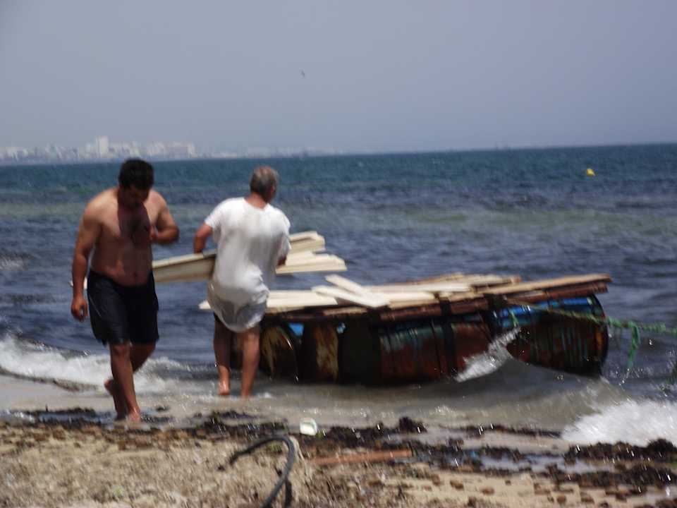Arbeiter am Steg Alassio Hotel and Thalasso
