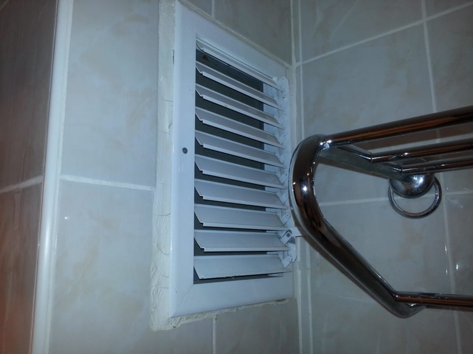 Za duży otwór..? kilogram fugi i będzie dobrze Dg Hotels Rose Resort