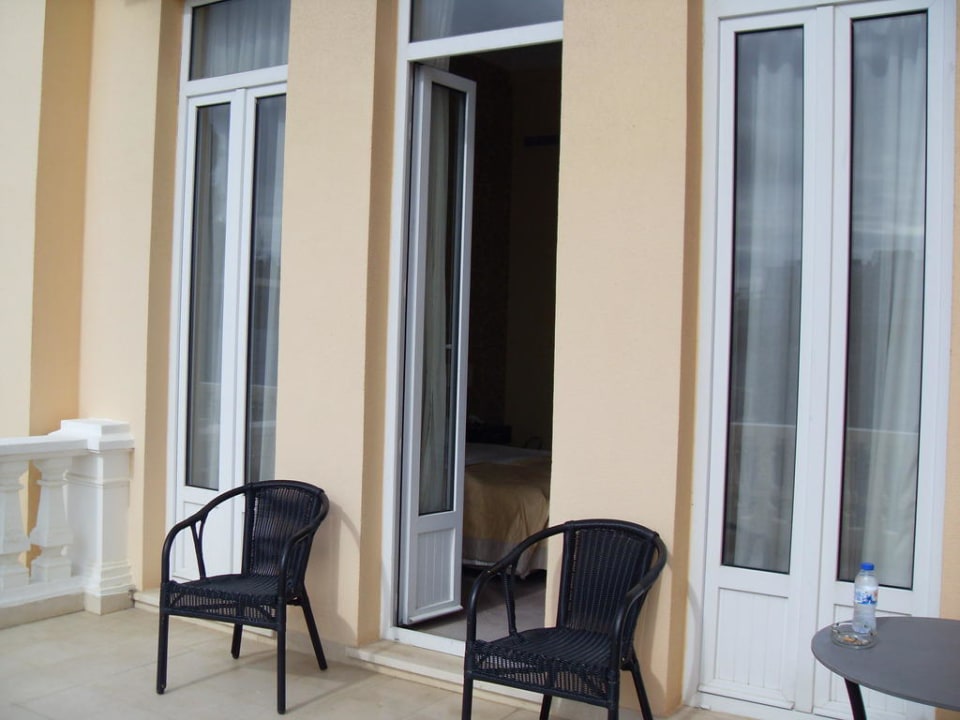 Terrasse Hotel De Inglaterra