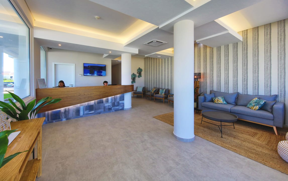 Lobby Agua Hotels Vila Branca