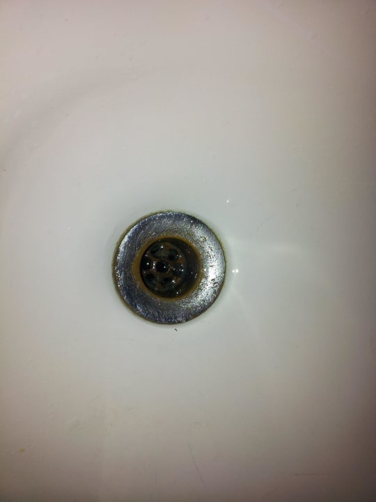 Abfluss in der Dusche. Lecker acom Hotel Berlin Kurfürstendamm