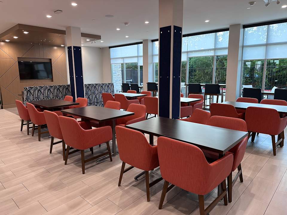 Gastro Holiday Inn Express & Suites Austin Airport East by IHG