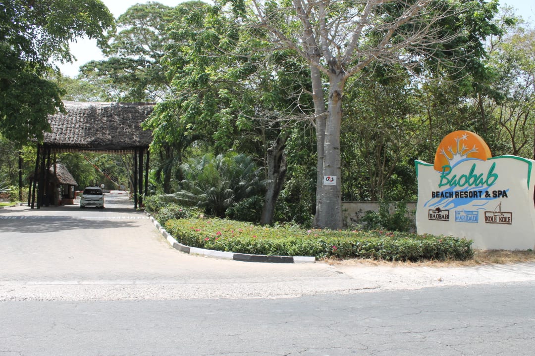 Hotelzufahrt Baobab Beach Resort & Spa