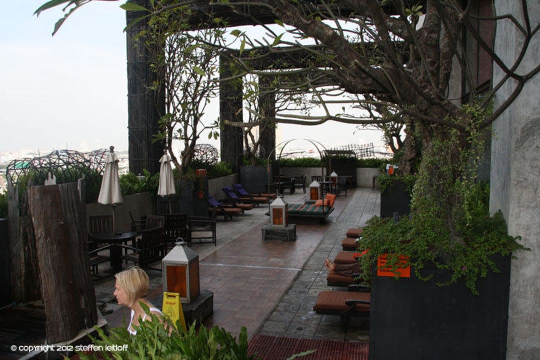 Blick auf den Ruhebereich am Pool Siam@Siam Design Hotel Bangkok