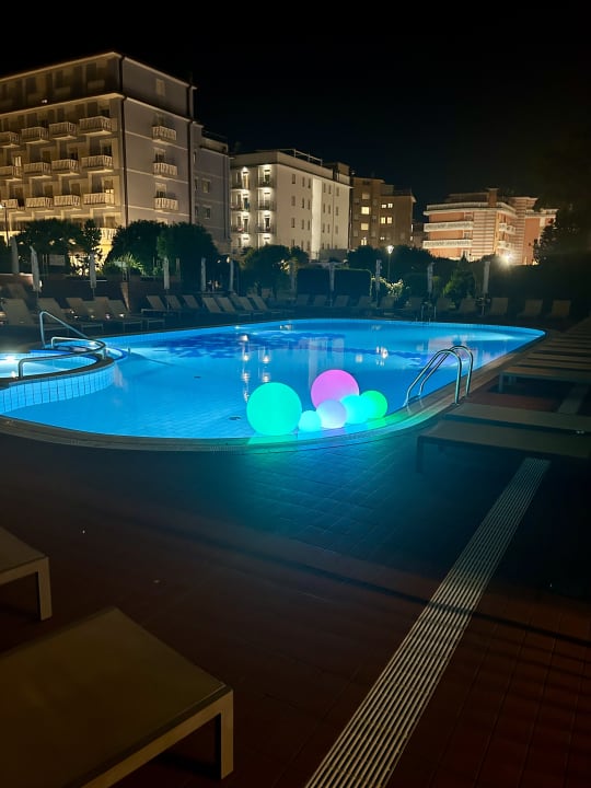 Pool Hotel Garden Sea