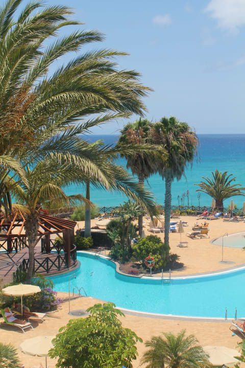 Gemütliche Anordnung der Liegen R2 Pajara Beach