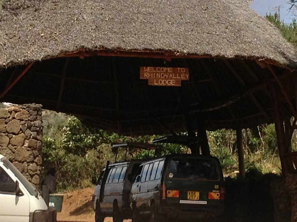 Camp 3. Nacht Eingang Rhino Valley Lodge