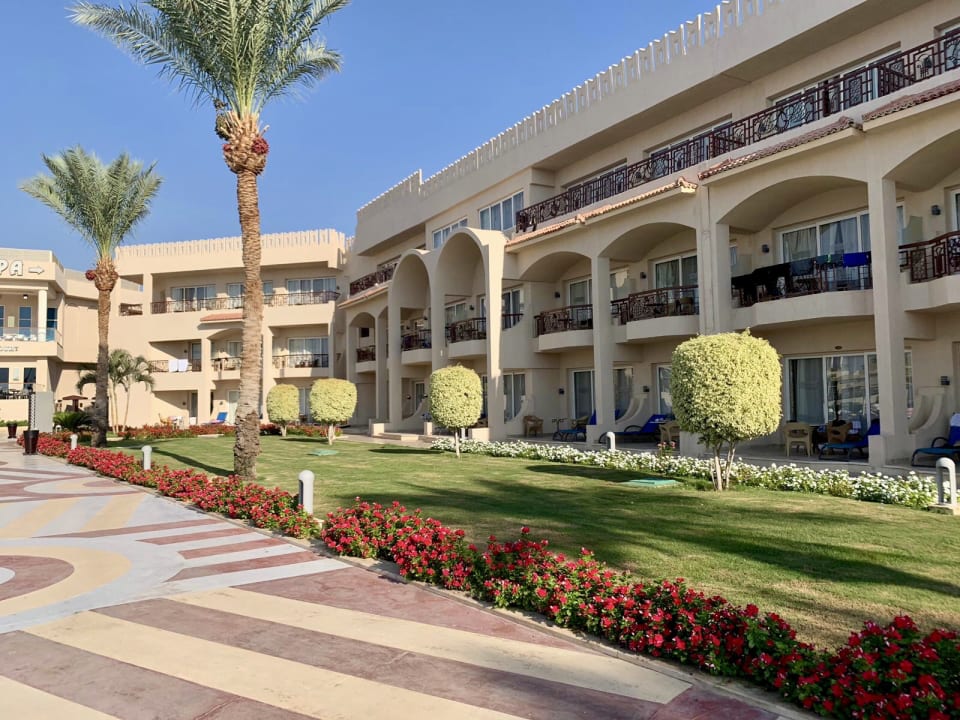 Außenansicht Pickalbatros Royal Moderna Resort-Sharm El Sheikh