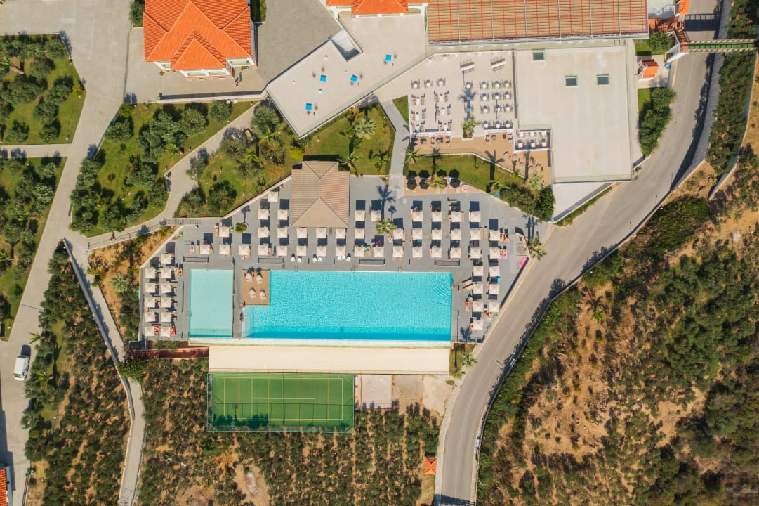 Außenansicht Akrathos Beach Hotel