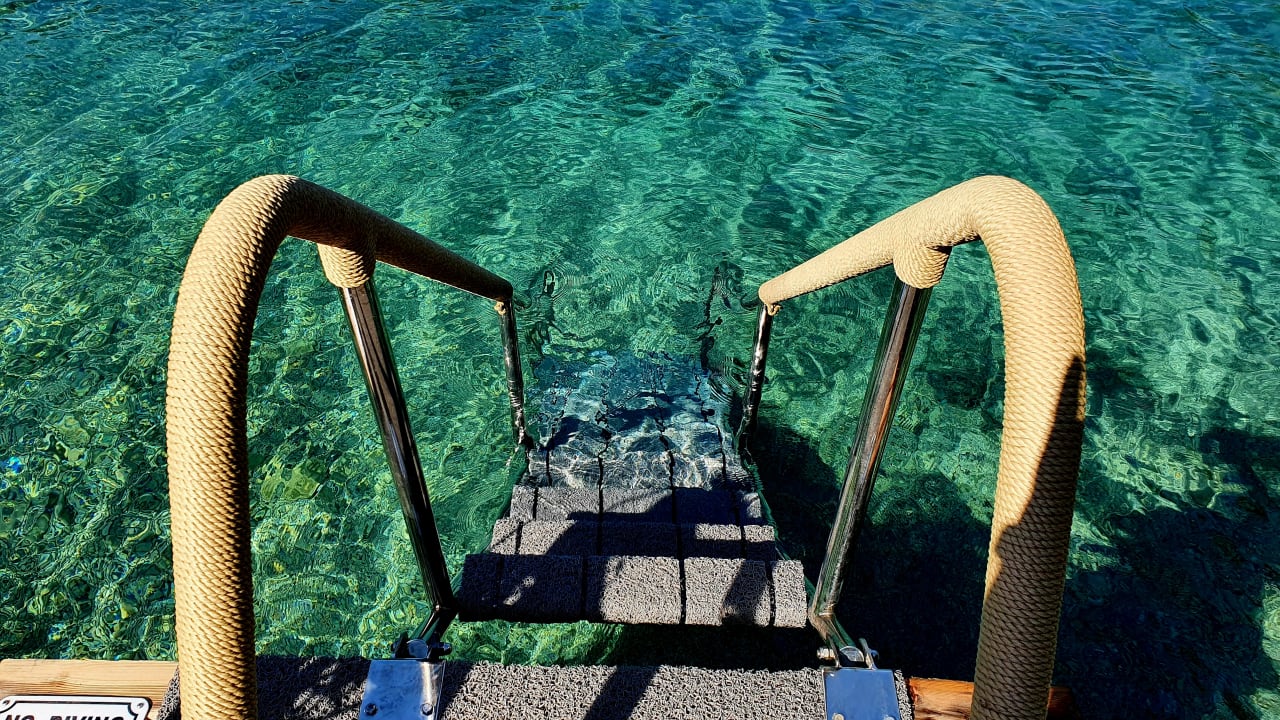 Strand Hillside Beach Club