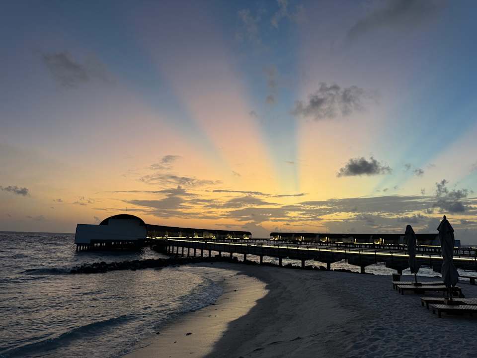 Strand The Westin Maldives Miriandhoo Resort