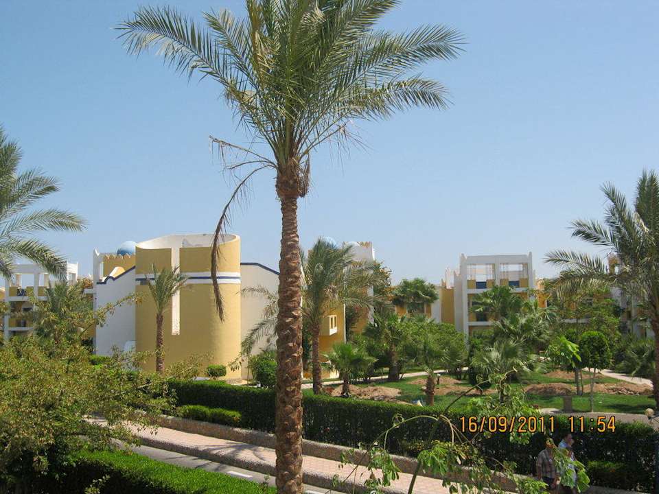 Widok z pokoju na ogród Mirage Bay Resort & Aqua Park