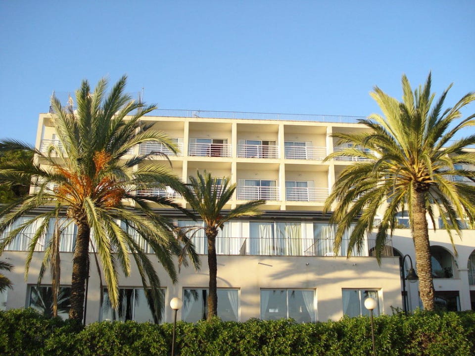 Die zum Meer gewandte Seite des Hotels BG Hotel Nautico Ebeso