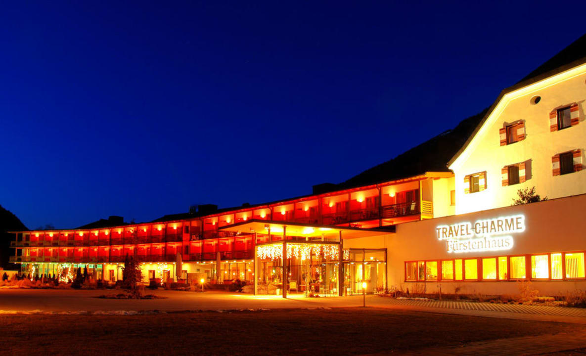 Abendansicht aja Fürstenhaus am Achensee