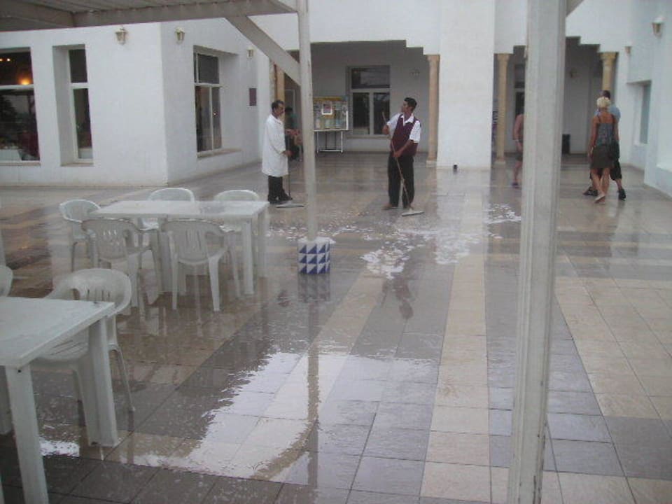 Regen mein letzter Tag Hotel El Mouradi Djerba Menzel