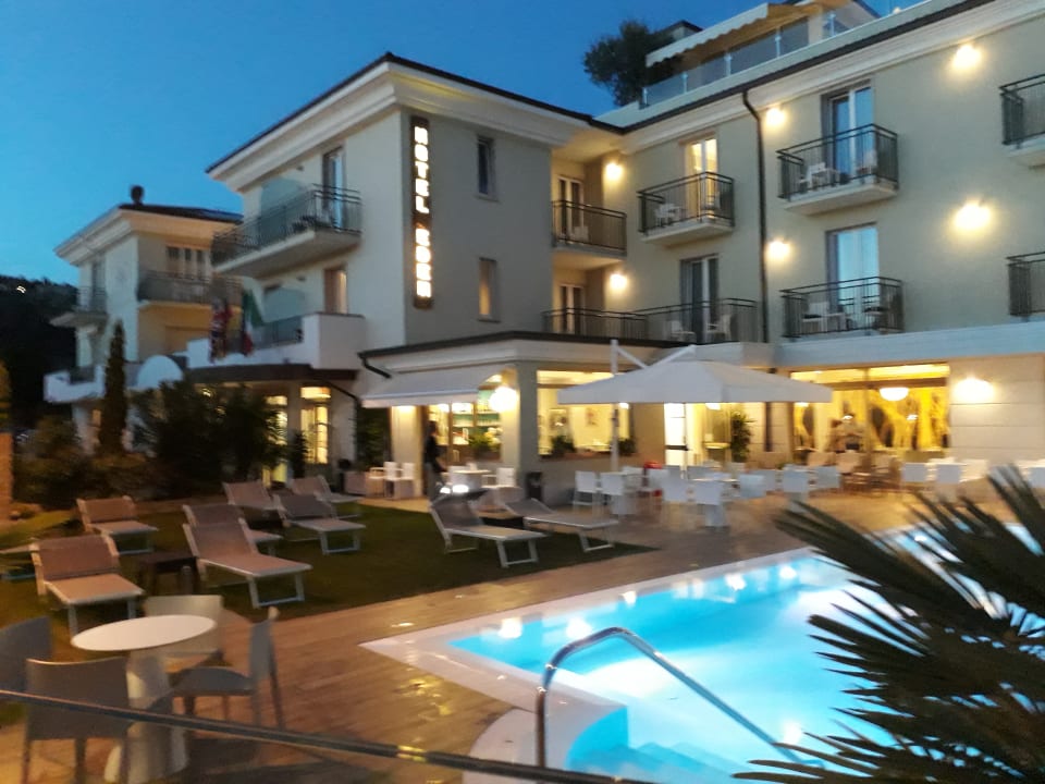 Außenansicht Hotel Eden Garda