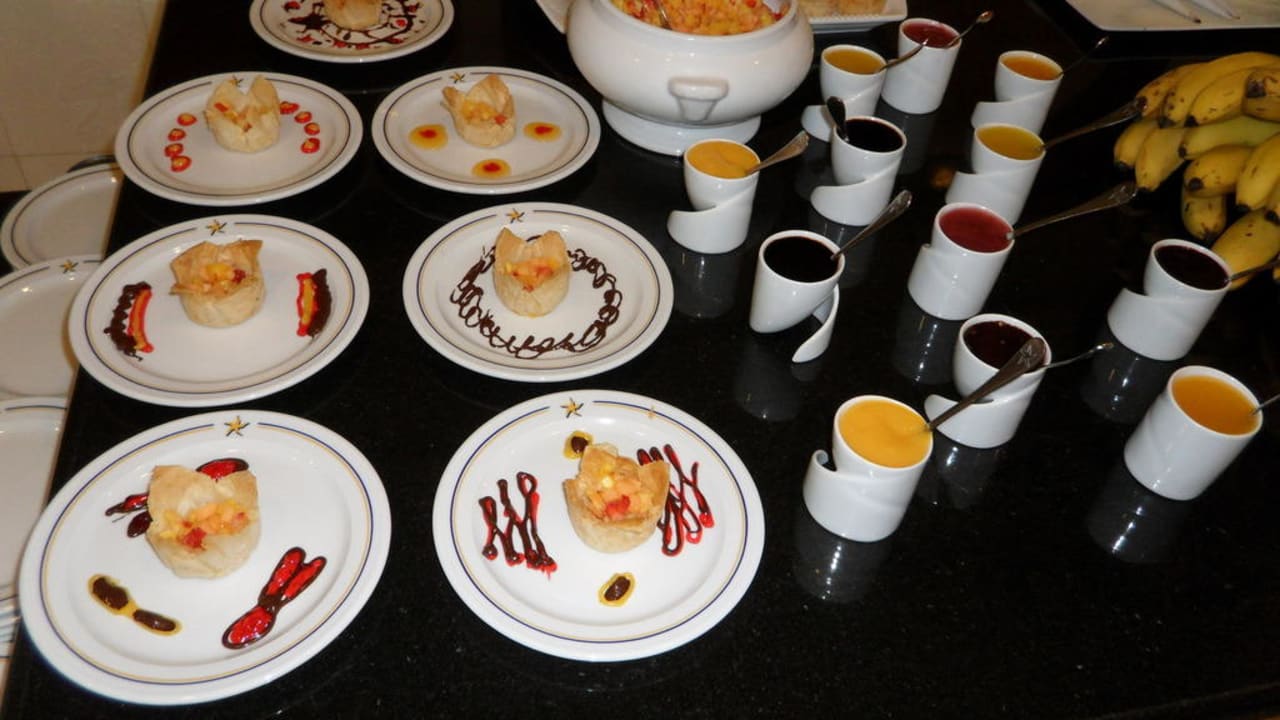 Kleine Köstlichkeiten zum Nachtisch. JOIA Bávaro by Iberostar