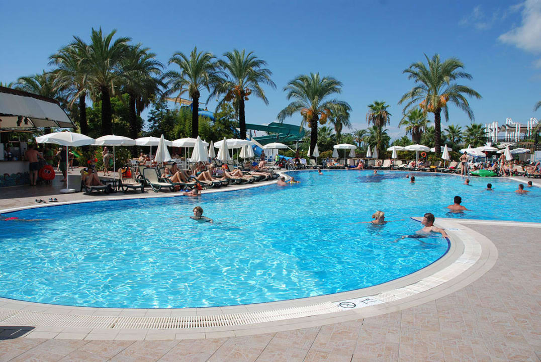 Schöne Palmen Aydinbey Famous Resort