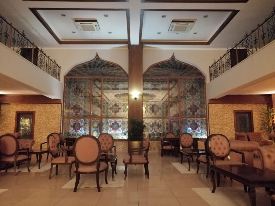 Lobby Hotel Turan Prince