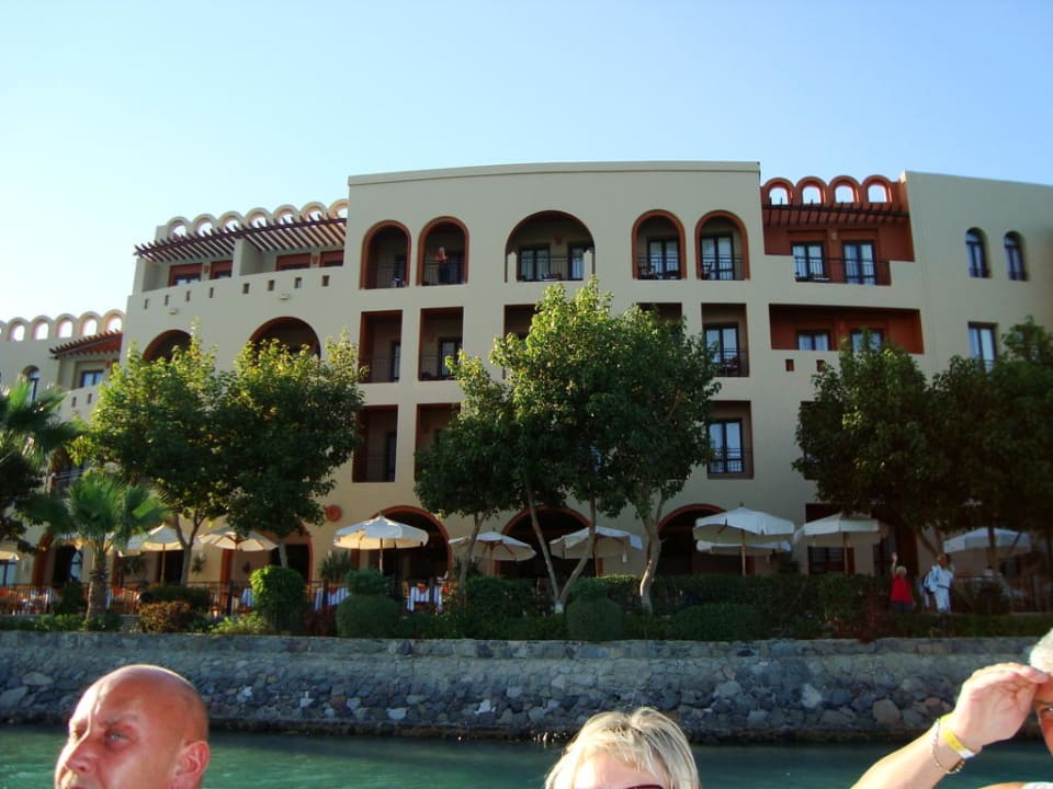 Blick auf das Hotel von der Lagune aus Hotel Three Corners Ocean View prestige - Adults only