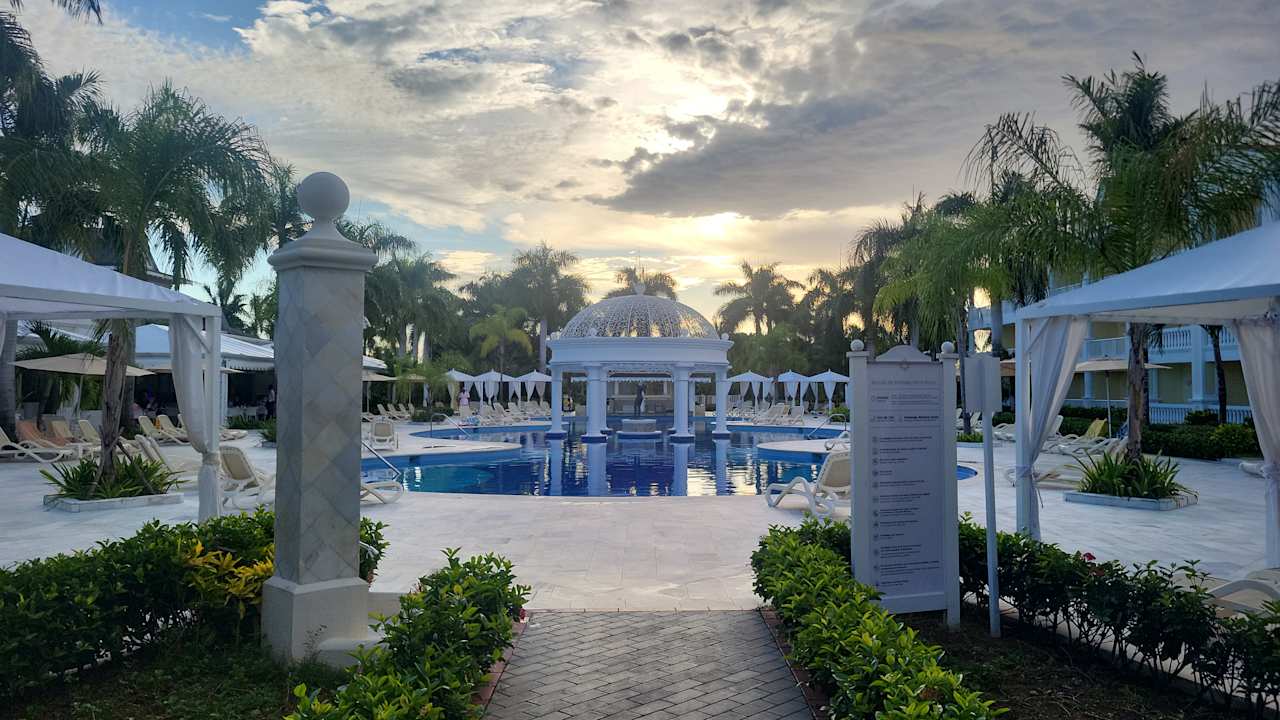 Pool Bahia Principe Luxury Bouganville