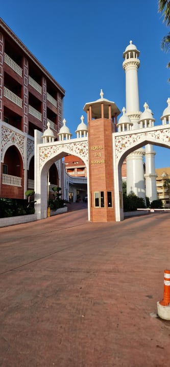 Außenansicht Royal Taj Mahal Hotel