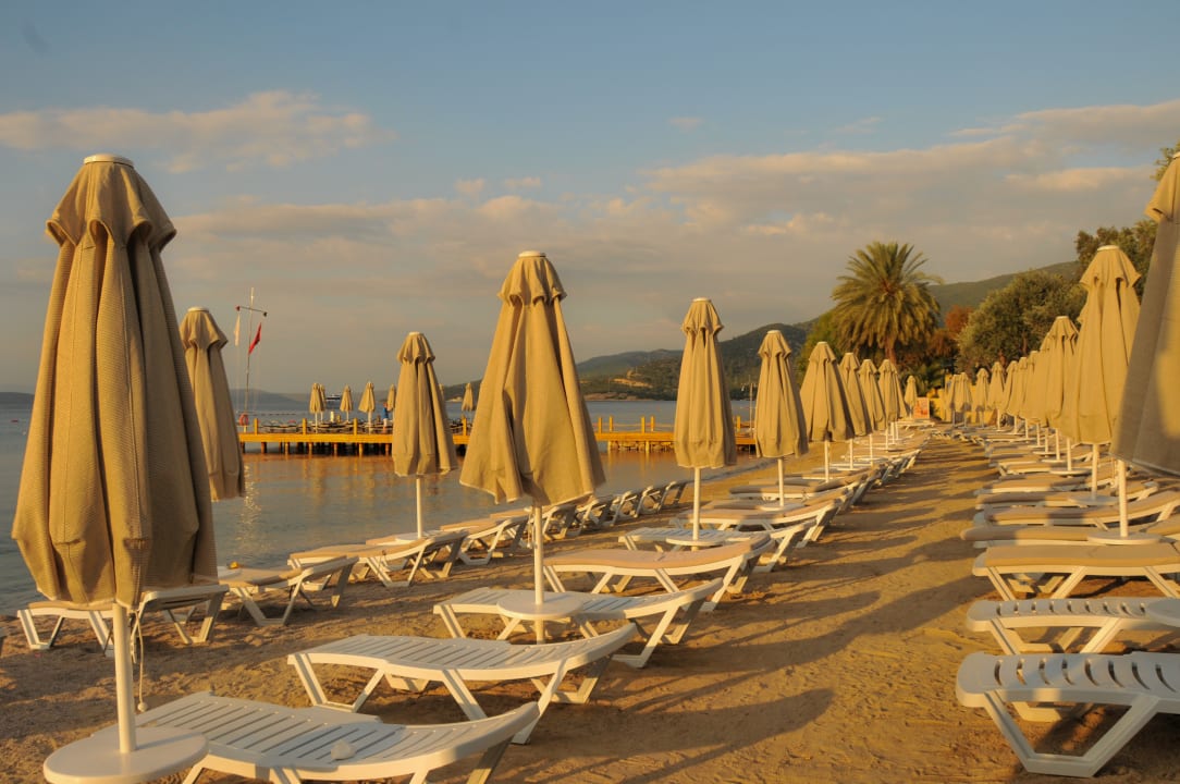 Strand Izer Hotel & Beach Club