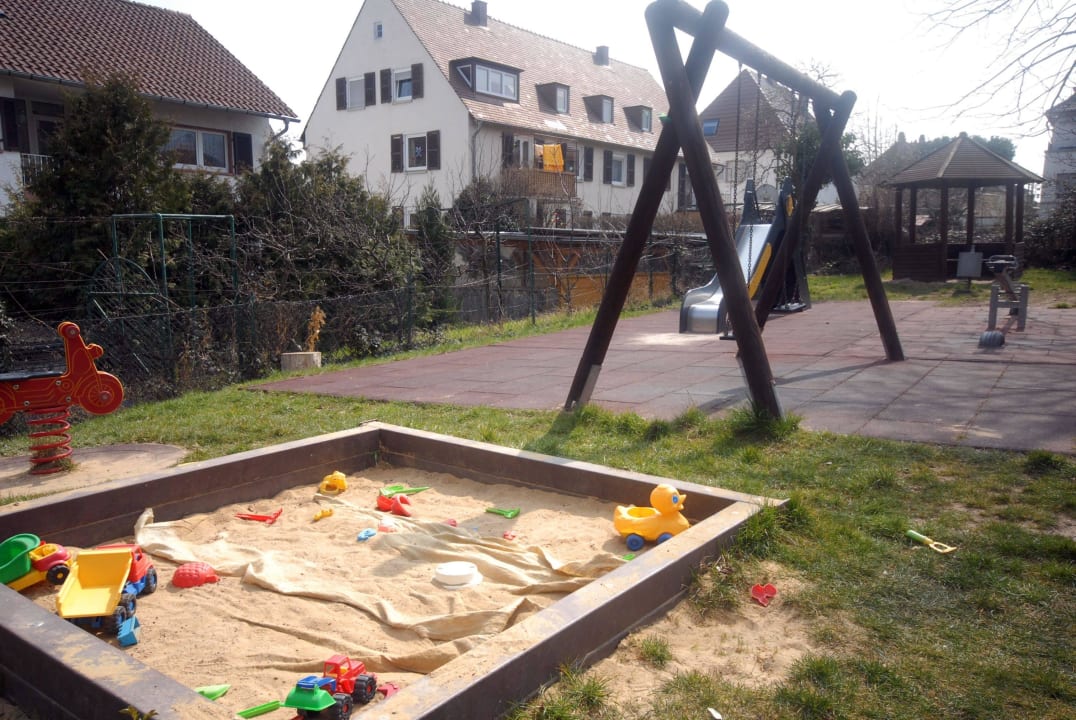 Außenanlage der Jugendherberge Neustadt Pfalz-Jugendherberge Neustadt