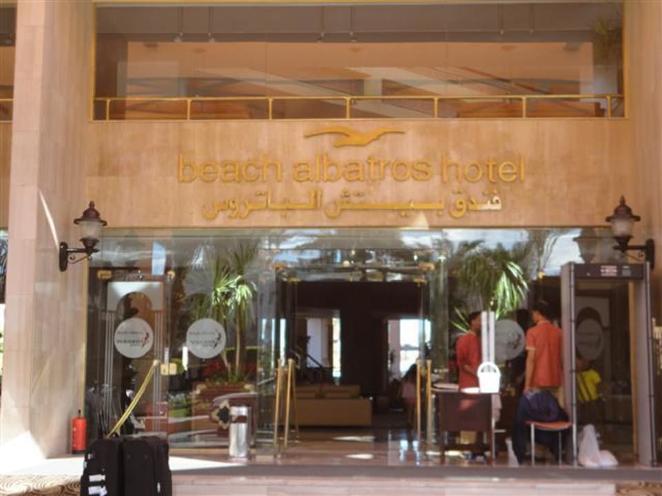 Eingang Haupthaus Beach Albatros Resort