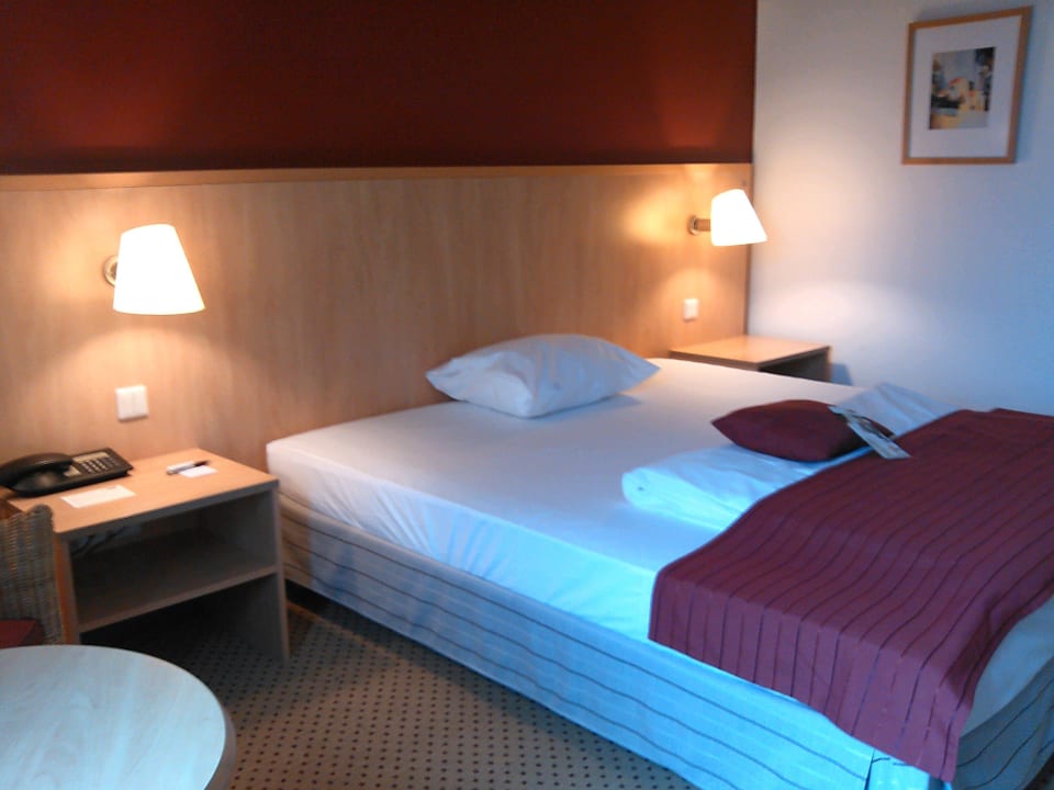 Bequemes Bett voco Dusseldorf Seestern, an IHG Hotel