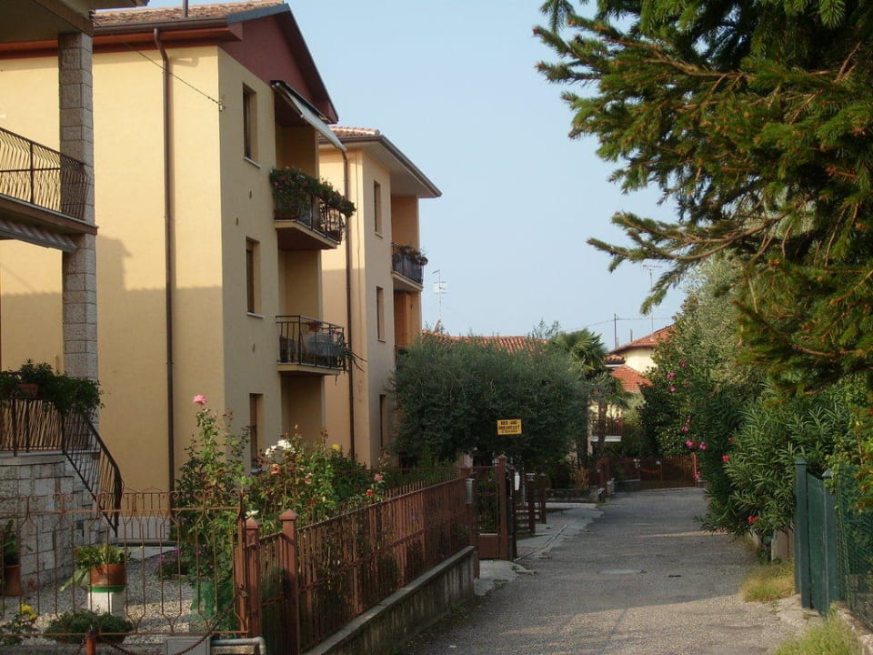 Straße die zur Pension führt Bed & Breakfast San Severo