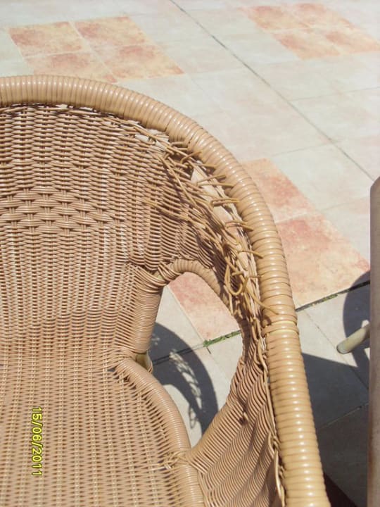 So sehen die Stühle aus allsun App.-Hotel Orient Beach