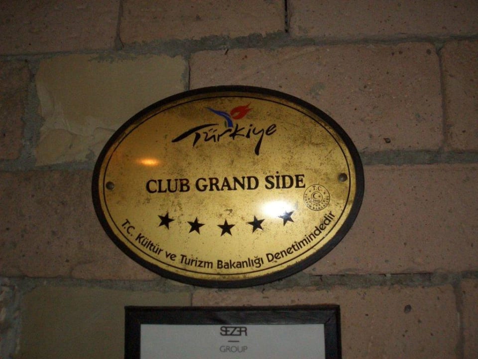 Eingang Club Grand Side