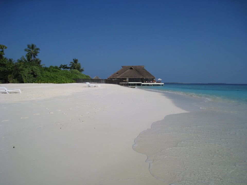 Der Sand ist hammer. Adaaran Select Meedhupparu Island Resort - Premium All Inclusive