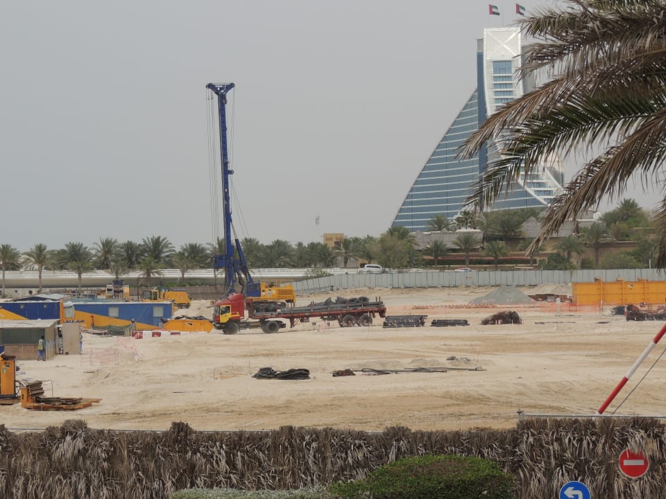 Baustelle neben dem Hotel Jumeirah Mina Al Salam
