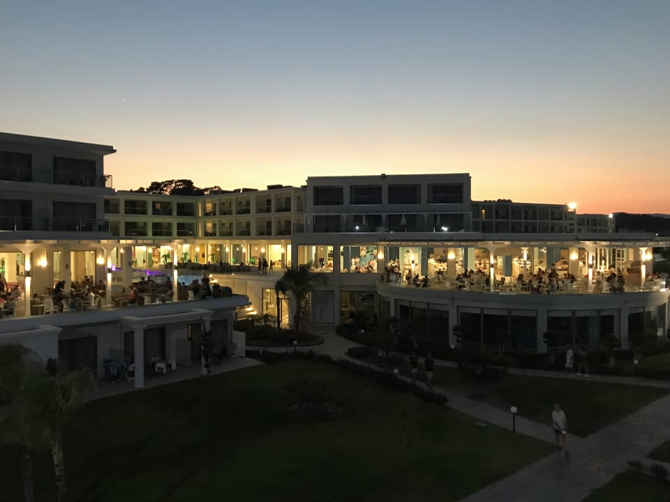 Außenansicht Asterias Beach Resort