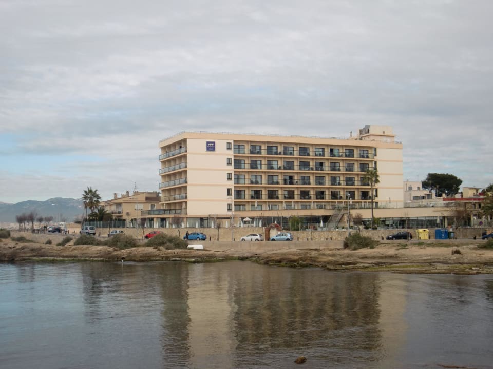 Das Hotel,liegt direkt am Wasser AluaSoul Palma