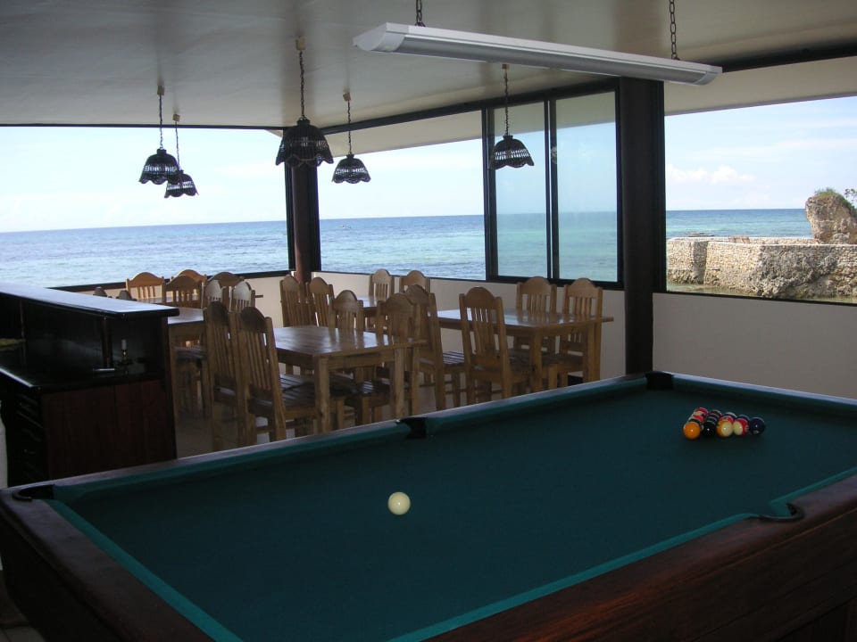 Restaurant mit Billardtisch Maravilla Beach Club