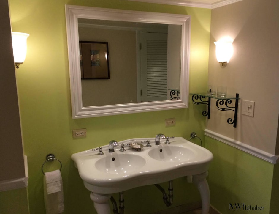 Bad Hotel Ocean Key Resort & Spa