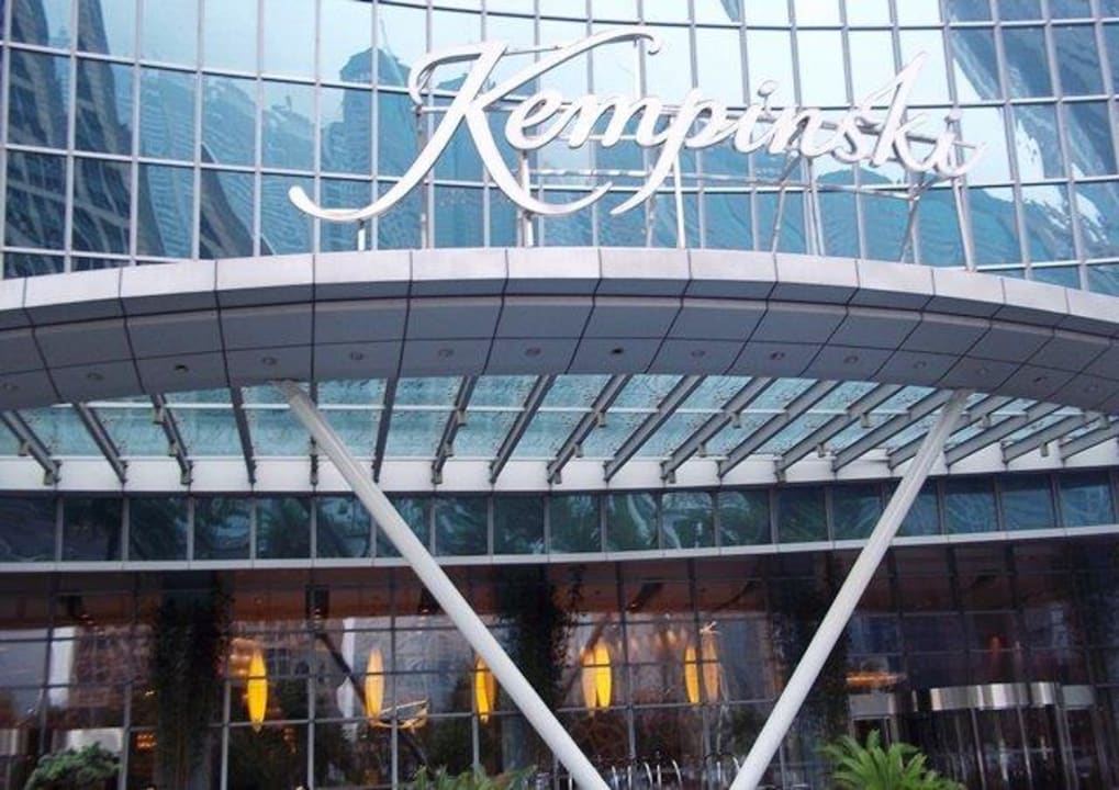 Eingang Grand Kempinski Hotel Shanghai