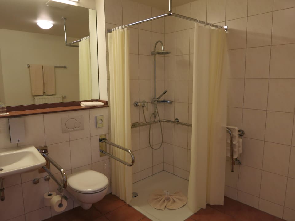 Geräumiges Bad Altstadthotel Arte