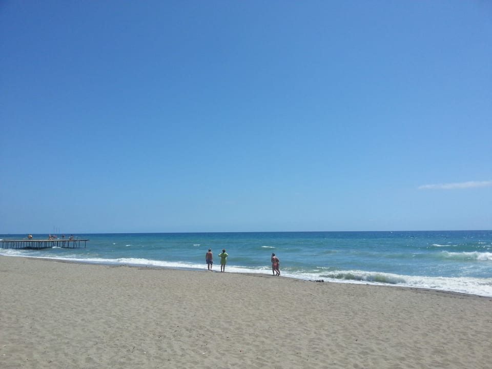 Наш пляж Hotel Royal Garden Beach