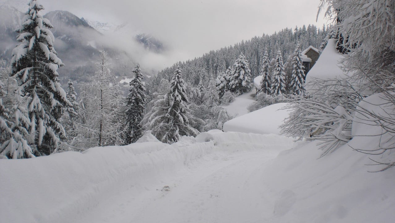 Weiße Pracht vor dem Terrazena VAYA Terrazena Serfaus
