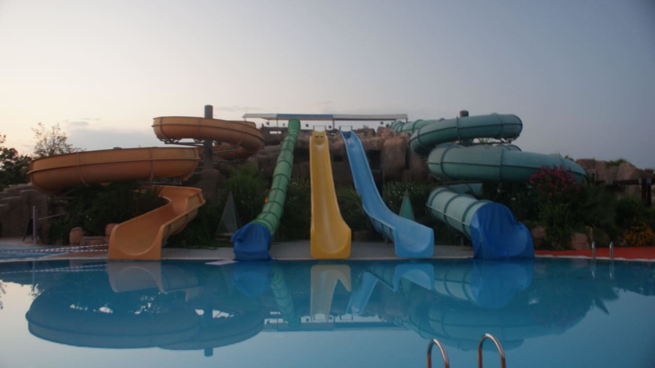 Aqua Park am Abend VONRESORT Golden Beach