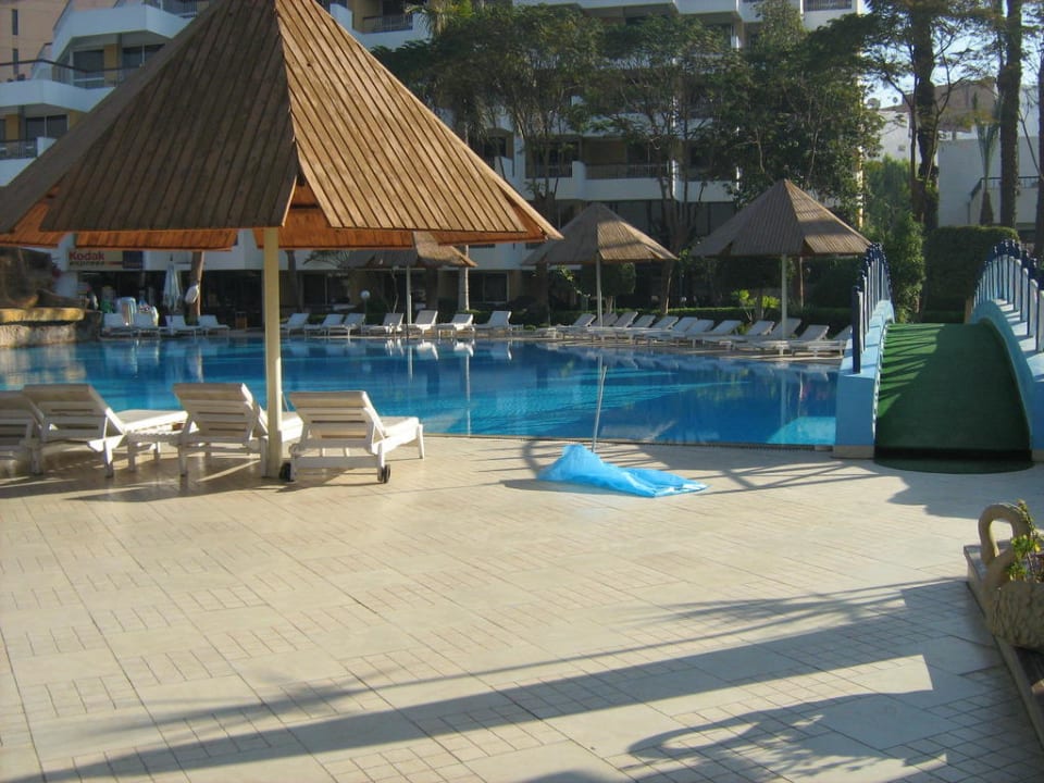 Poolanlage des Hotels Pyramisa Hotel Luxor