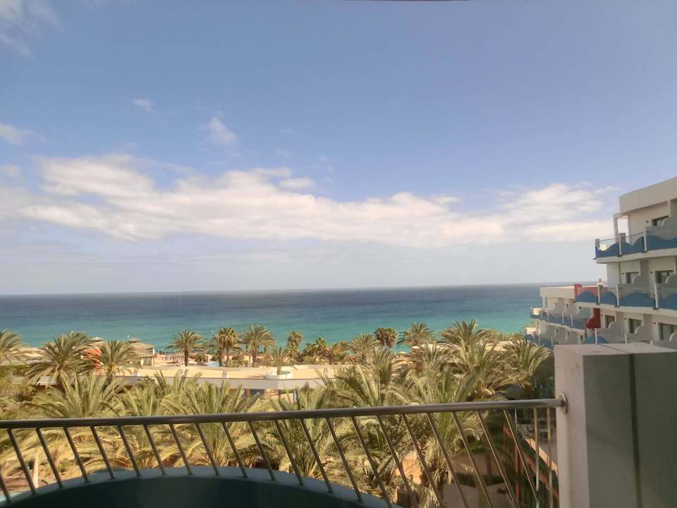 Blick vom Balkon auf Rezeptionsebene R2 Pajara Beach