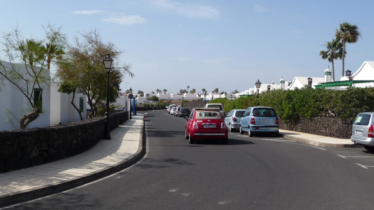 Straße zwischen den beiden Bereichen Hotel Hyde Park Lane